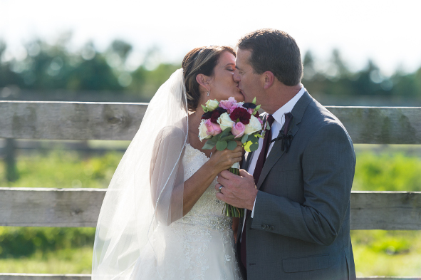 Outdoor Wedding Powell, Ohio – Stephanie & Ed