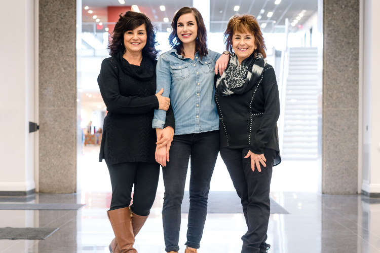 Family Photographer in Downtown Columbus